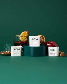 Caption: a pile of tea bags sitting on top of a table