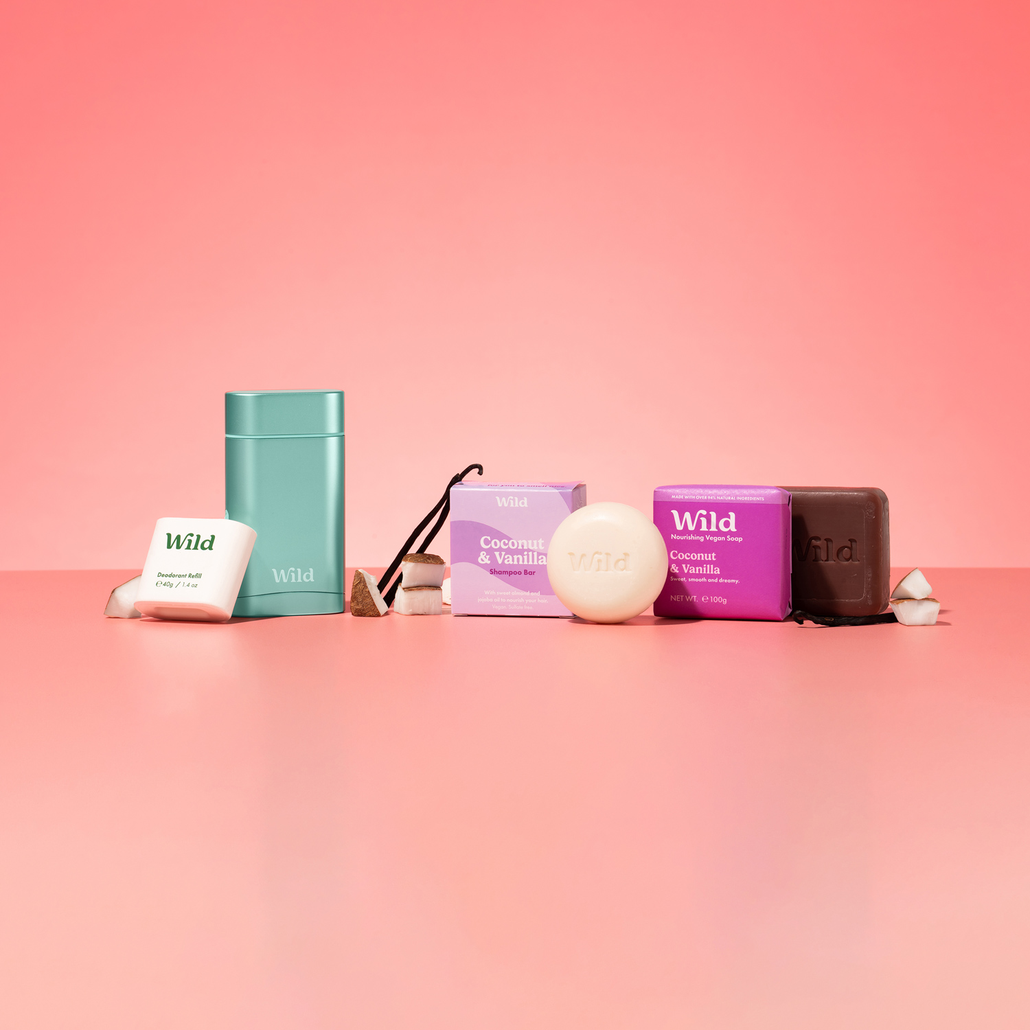 Pie de foto: un fondo rosa con diversos productos para el cuidado de la piel