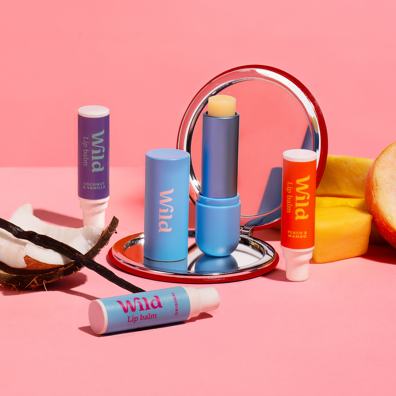 Bildunterschrift: ein paar Lippenballen, die auf einem Tisch liegen