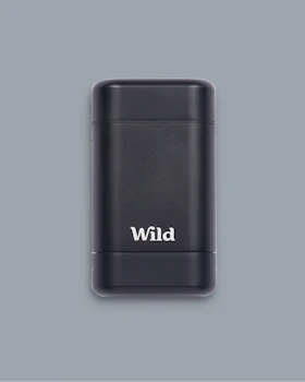 Légende : un briquet noir avec le mot "wild" dessus