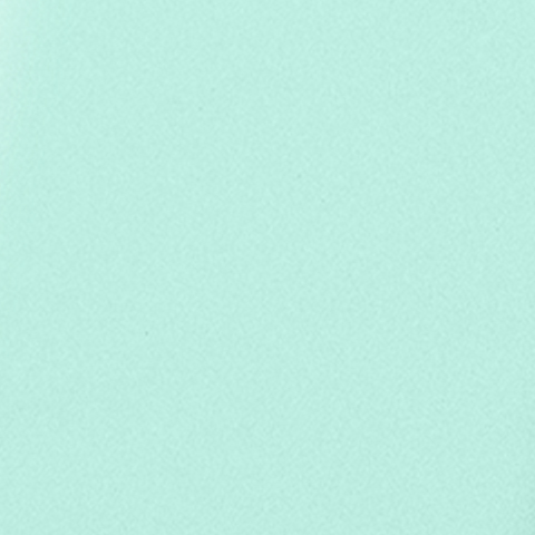 Légende : une personne tenant un téléphone portable à l'oreille