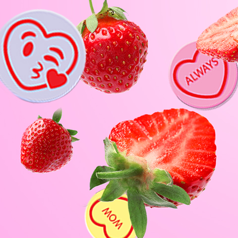 Légende : une grappe de fraises vole dans les airs