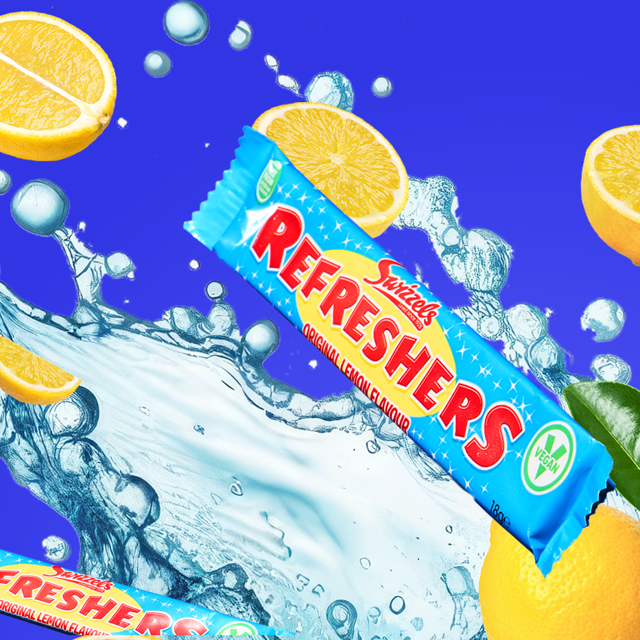 Didascalia: un'immagine di un bar di bevande rinfrescanti circondato da limoni e acqua.