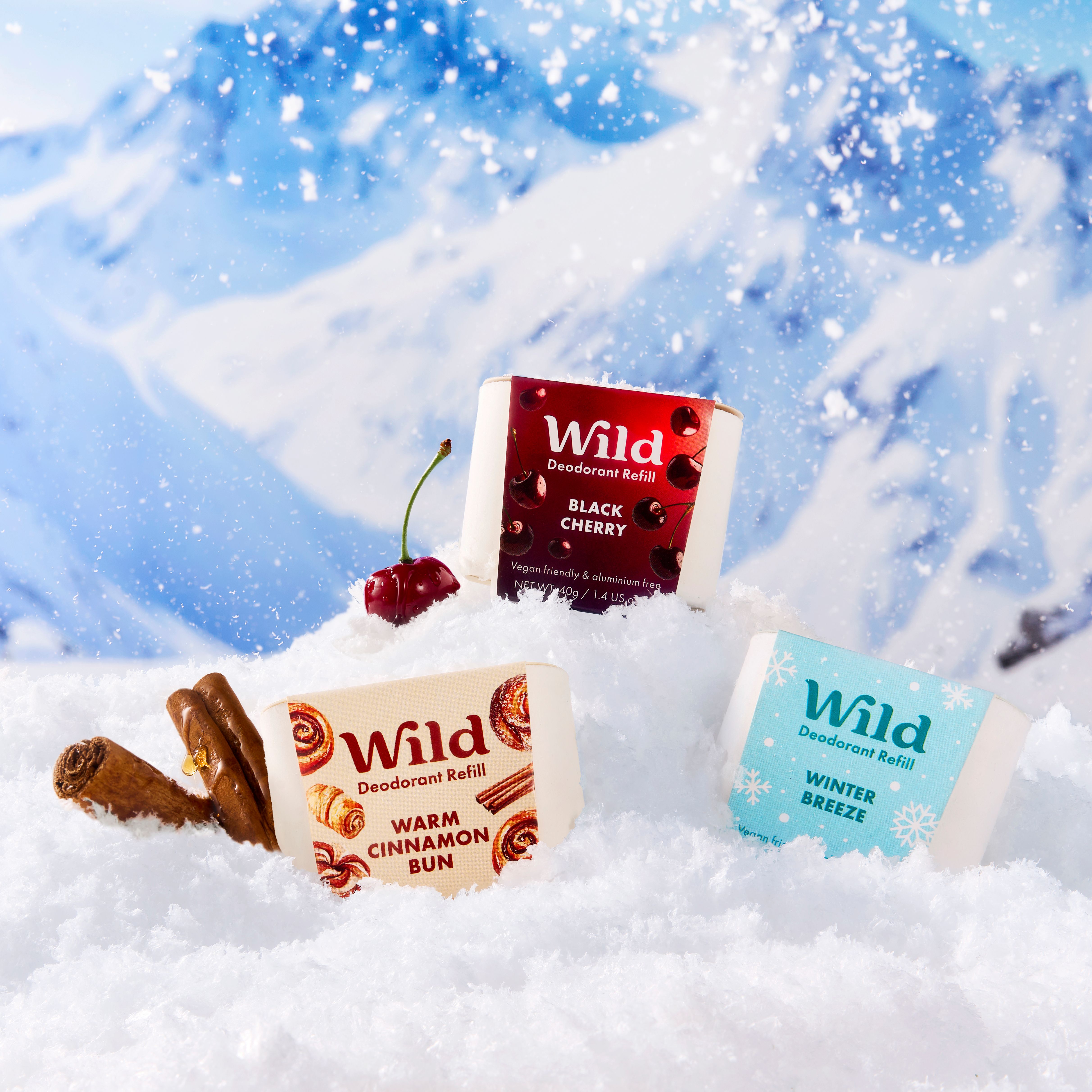 Onderschrift: een berg sneeuw met een doos wilde en een doos kaneelsuiker