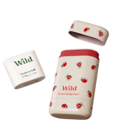 AREON Wild - Deodorante per auto da appendere per casa e ufficio, profumo di colonia di alta qualità con fragranze naturali, profumo di lunga durata, fresco e lussuoso - Design elegante AREON Wild - Deodorante per auto da appendere per casa e ufficio, profumo di colonia di alta qualità con fragranze naturali, profumo di lunga durata, fresco e lussuoso - Design elegante