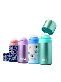 Caption: thermos bottles are lined up against a blue background